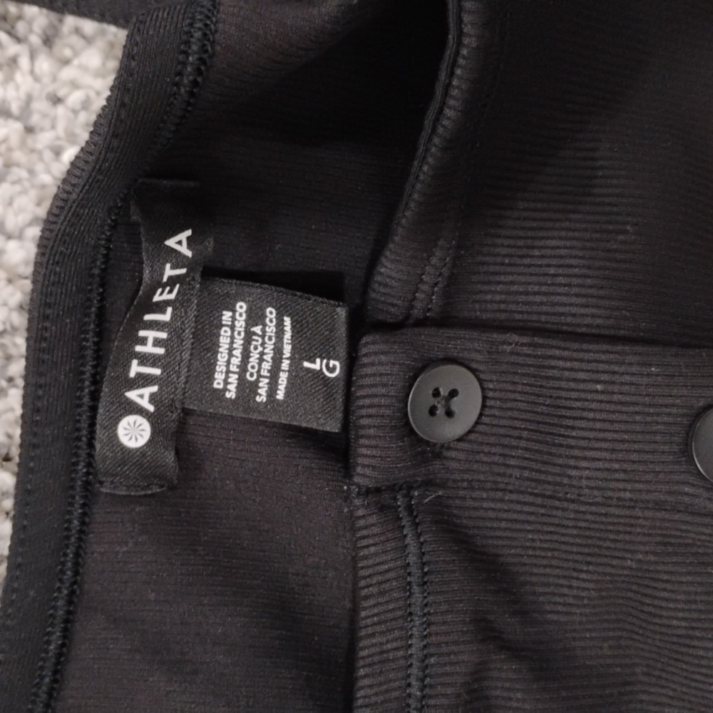 Athleta Black Button-Up Crop Top - Picture 2 of 5